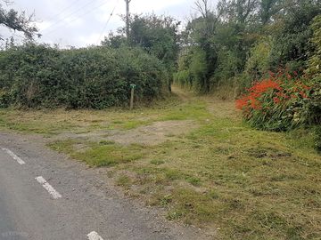 Entrance to peepout farm off the b4327