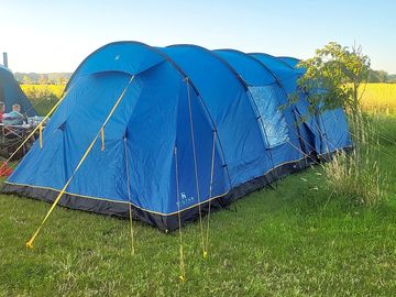 Jumbo tent pitch