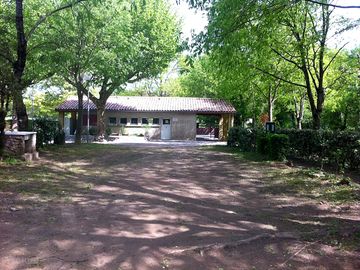 Shaded camping pitches for caravans, tents and motorhomes