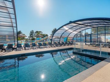 Piscine couverte et chauffée