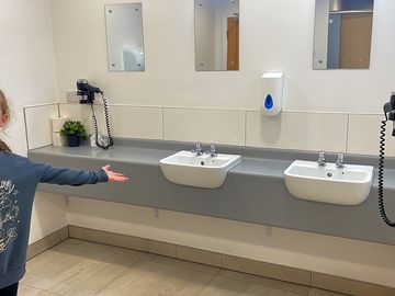 Lovely clean sink area.