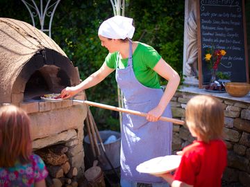 Pizza-making in the outside oven