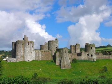 Kidwelly castle 10 minutes by car