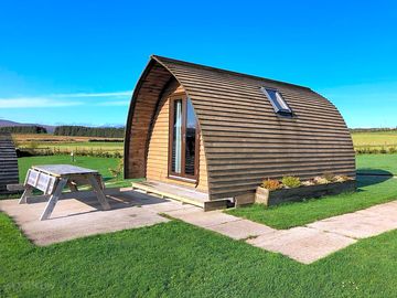 Cosy heated pod with outdoor area