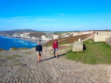 Beautiful coastal walk, 15 minutes to get to the beach from the campsite