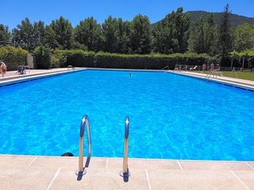 Outdoor pool (added by manager 03 Feb 2017)