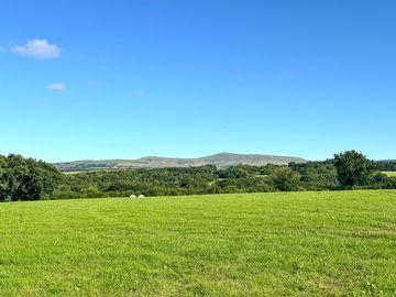 Views of Yes Tor