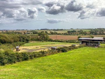 The site, lovely bow across the countryside
