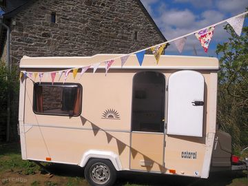 The caravan, a French Esterel from the 80's