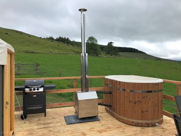 Heather hot tub and barbecue