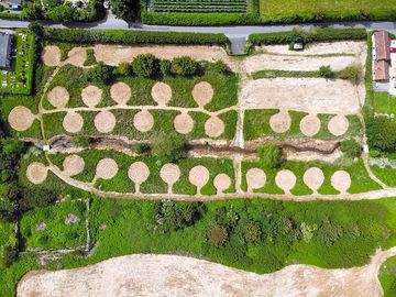 Overview of the secluded pitches at meadow brook camping, ample parking and areas for the amenities