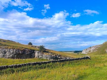 The walk from litton to wardlow.