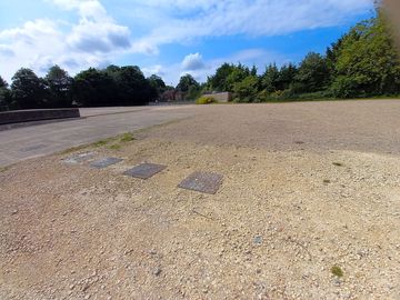 Free-allocation hardstanding pitches