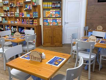 The woodland store & café