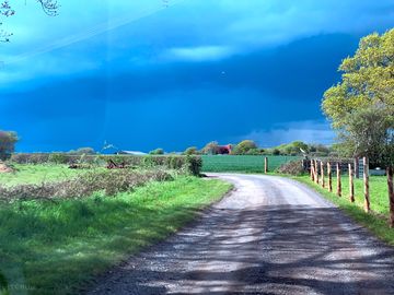 The walk up to the footpath