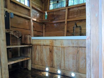 Private double-ended bath with jets