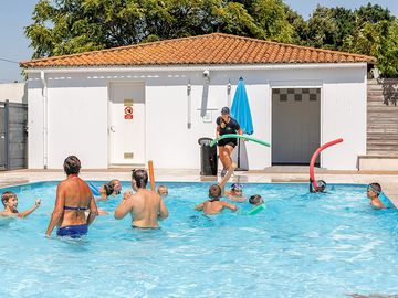 Organised fun in the pool