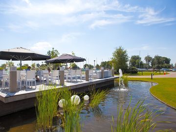 Restaurant outdoor seating