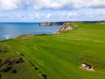 Views of the coast overlooking San Top shepherd's hut