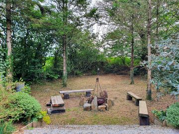 Pod firepit and camping pitch