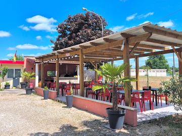 Snack bar
