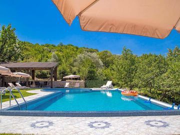 Pool and sun terrace