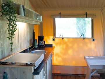 Luxe ingerichte keuken inclusief vaatwasser