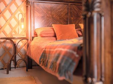 King size bed with luxury bedding