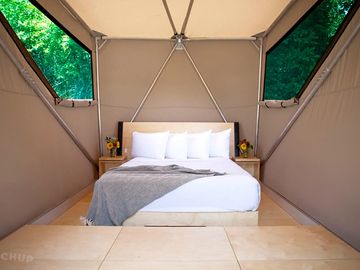 Ready tent with bed linen supplied