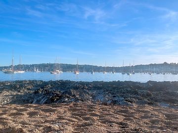 Flushing beach 10 minutes' drive