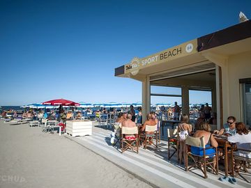 Direct access to the beach