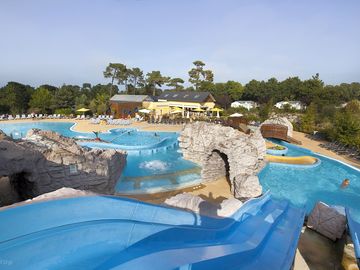 Heated aquatic area 1000m²