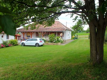 The cottage and entrance