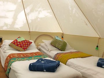 Single camp beds