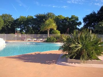 Outdoor swimming pool (added by manager 10 May 2016)