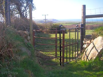 Country side and wales coastal walks close to site. ideal to explore the area and it's history