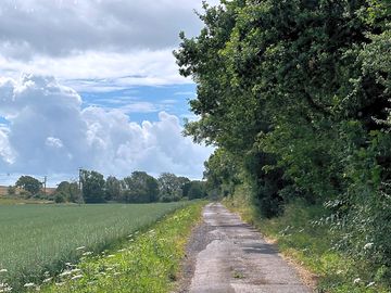 Private drive from the road to flintstones