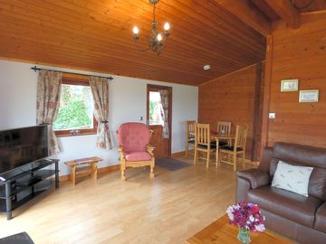Living and dining area with underfloor heating