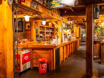 Bar and restaurant