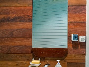 Wash basin