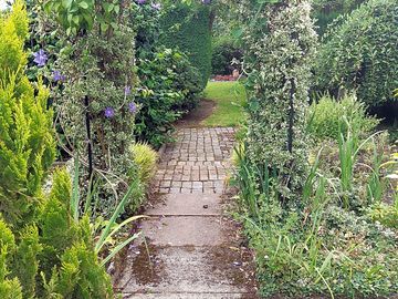 Garden path
