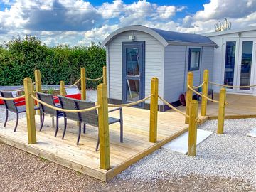 Estuary view shepherd's hut