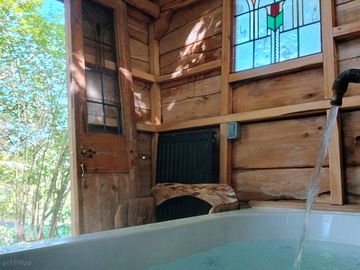 Private double-ended bath with jets