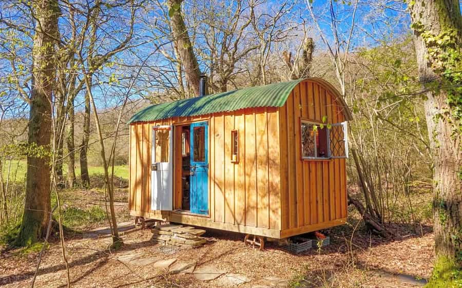 Glamping in the South Downs (Pitchup.com)