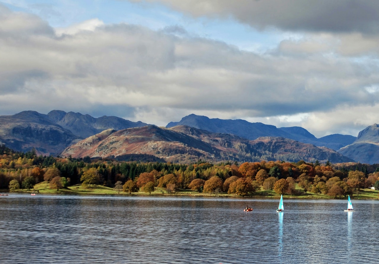 Sailing on Lake Windermere (Jacqueline O’Gara/Unsplash)