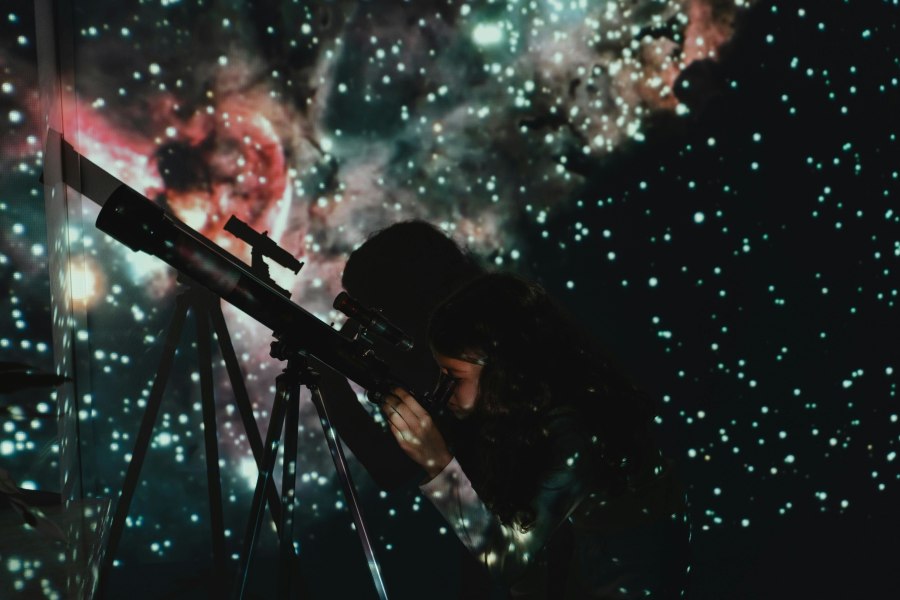 Teaching your kids to use a telescope will enhance their stargazing experience (Tima Miroshnichenko/Pexels)