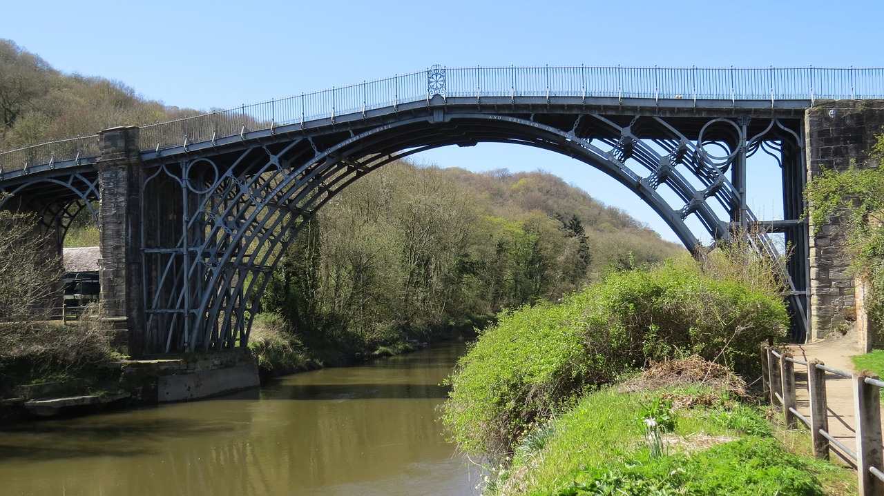 The cast-iron bridge that gave Ironbridge its name (Pixabay)