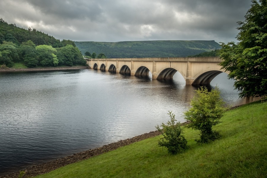 The walk around the banks of Ladybower Reservoir provides lots of lovely views (Tim Hill/Pixabay)