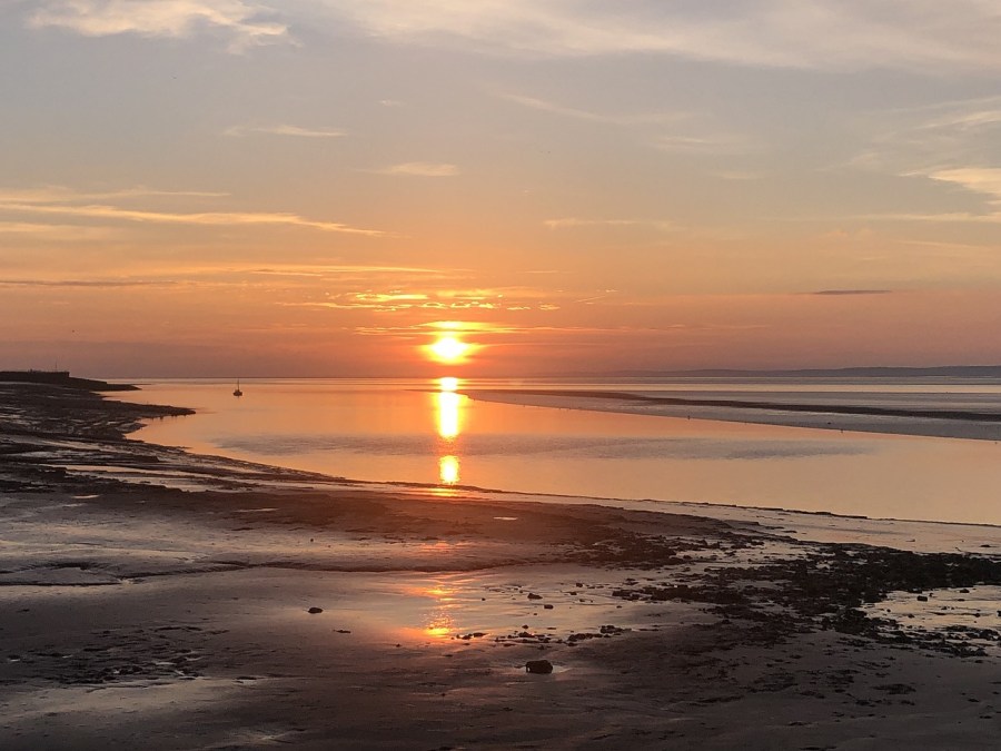 A glorious sunset over Morecambe Bay (Northern Punkie/Pixabay)