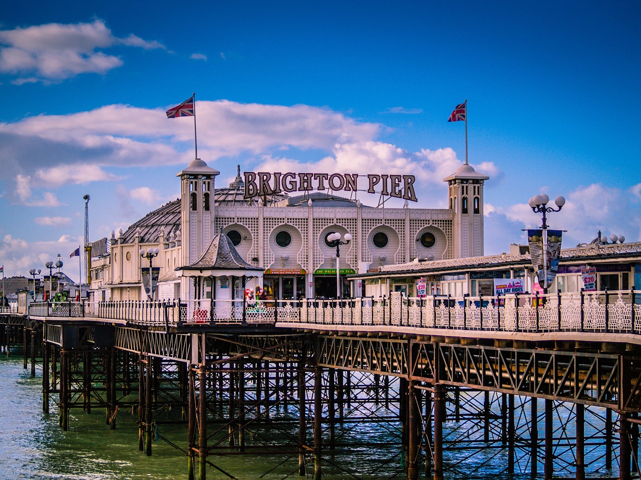 Brighton Pier (darrencoleshill/Pixabay)